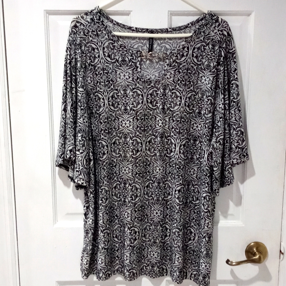 Cathy roomy sparkle blouse